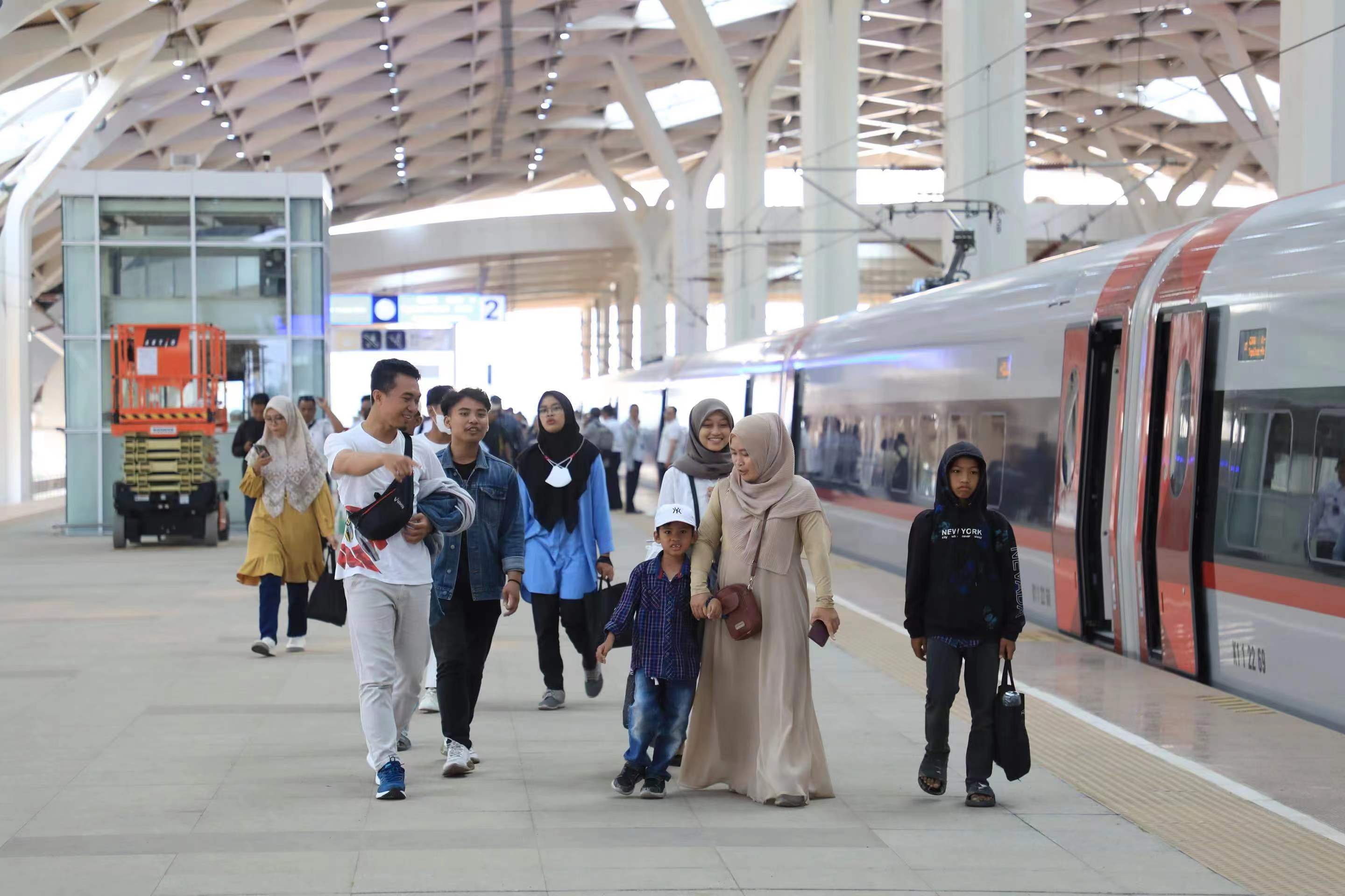 焦点官方：雅万高铁开通运营“满月”累计发送旅客38.3万人次
